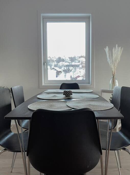 New Magnificent View Apartment Near The Centre ทรอมโซ ภายนอก รูปภาพ
